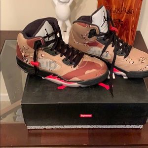 Air Jordan V x Supreme